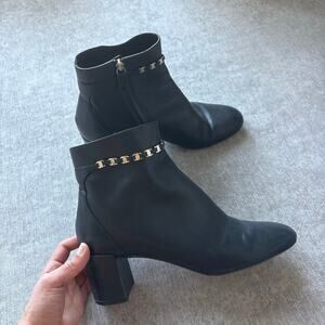 $1,100 Salvatore Ferragamo Ghila black leather ankle boots